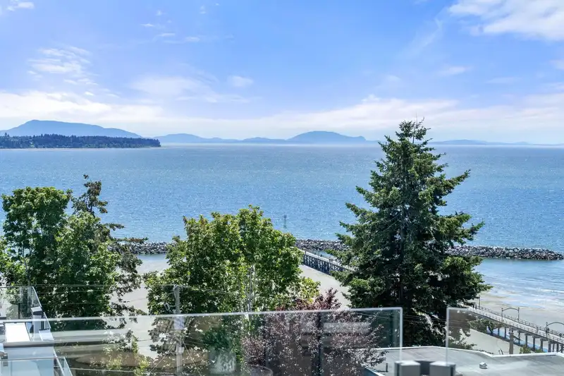 15094 ROYAL AVENUE - photo 4 of 40