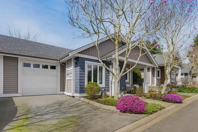 7 1640 140 STREET - photo 2 of 24