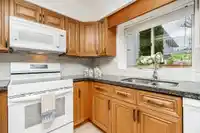 14254 20 AVENUE - thumbnail 4
