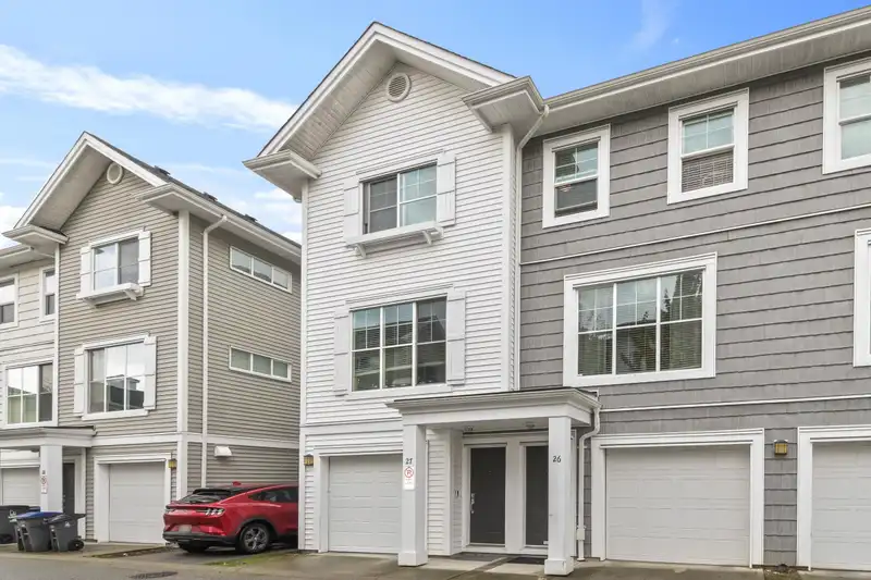 26 16228 16 AVENUE - photo 1 of 31
