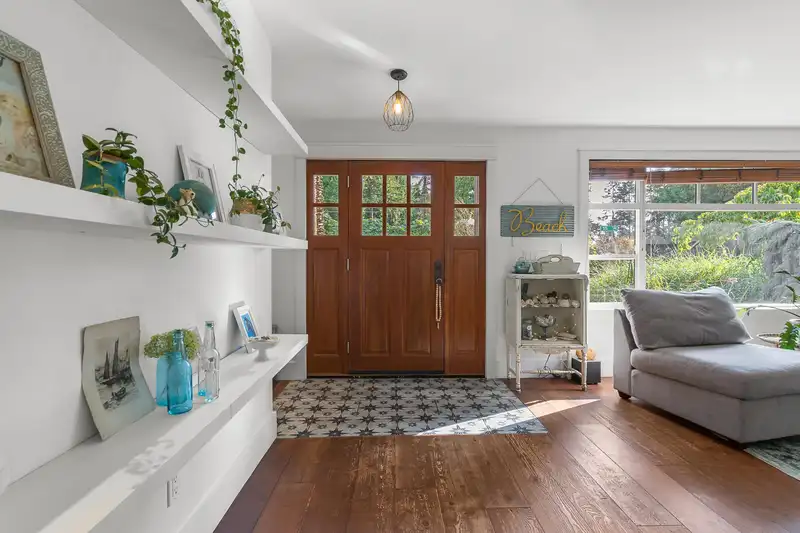 13009 15 AVENUE - photo 3 of 40