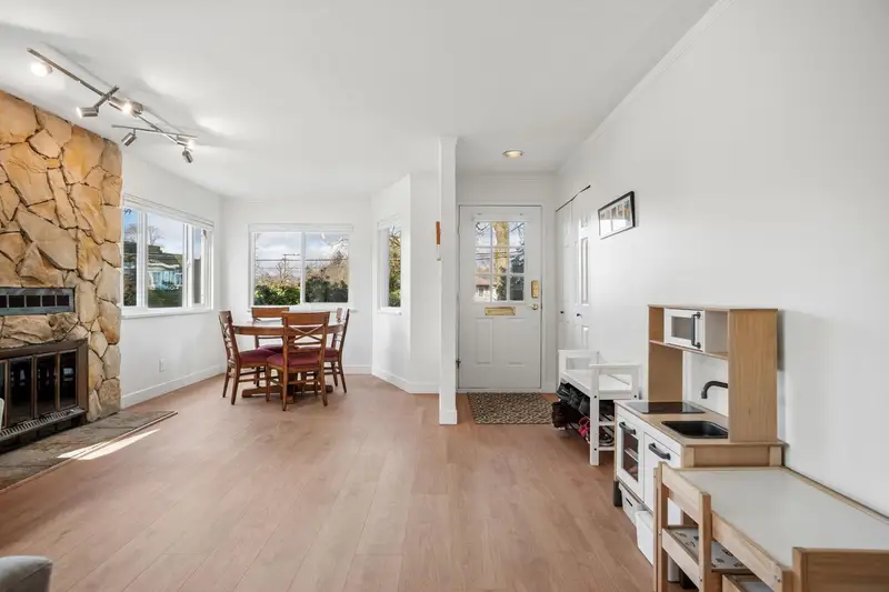 602 E 13TH AVENUE - photo 3 of 24