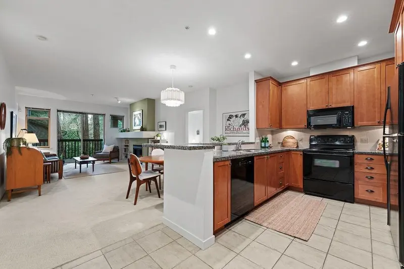 106 3125 CAPILANO CRESCENT - photo 3 of 23