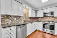 312 15555 16 AVENUE - thumbnail 10