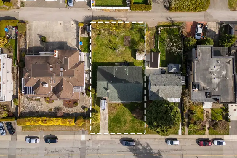 15365 PACIFIC AVENUE - photo 3 of 35