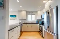 15055 BEACHVIEW AVENUE - thumbnail 9