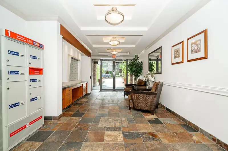 201 15357 17A AVENUE - photo 3 of 35