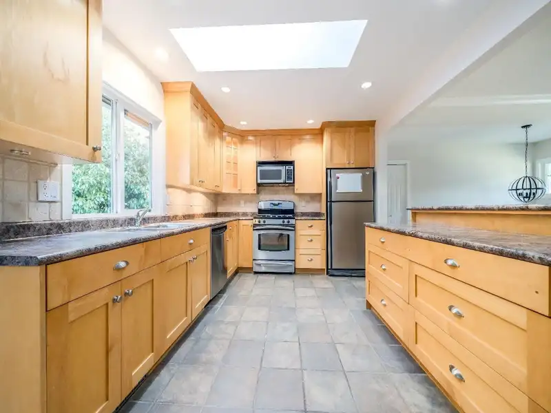 12569 26 AVENUE - photo 4 of 40