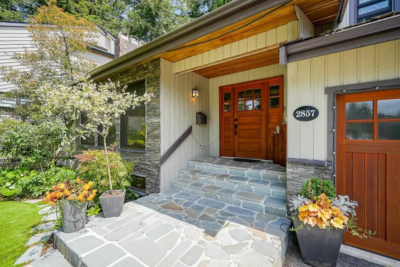 2857 VIOLET STREET - photo 3 of 25