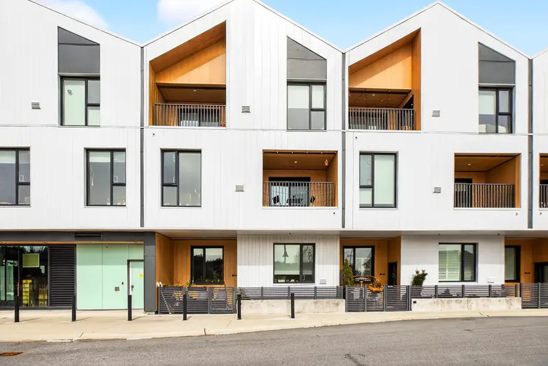 206 251 BOUNDARY BAY ROAD - photo 2 of 25