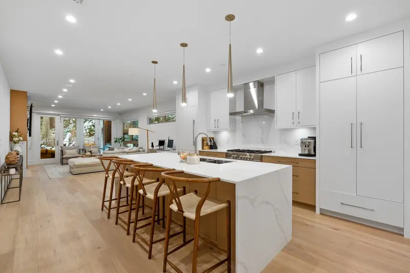 5 GLENMORE DRIVE - photo 3 of 23