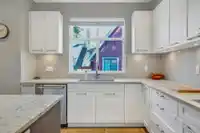 115 2853 HELC PLACE - thumbnail 5