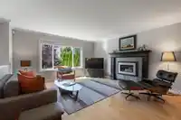 15579 17 AVENUE - thumbnail 3