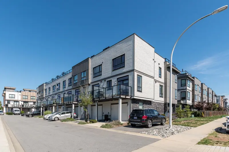 1 19631 55 A AVENUE - photo 2 of 25