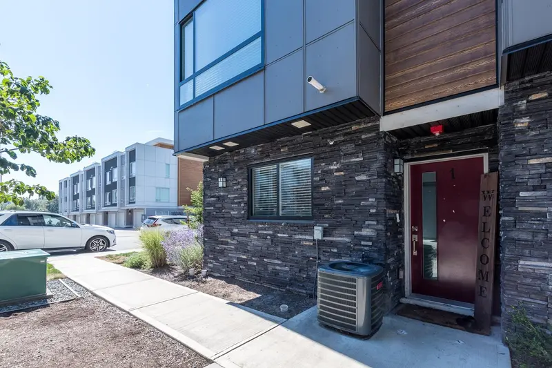 1 19631 55 A AVENUE - photo 3 of 25