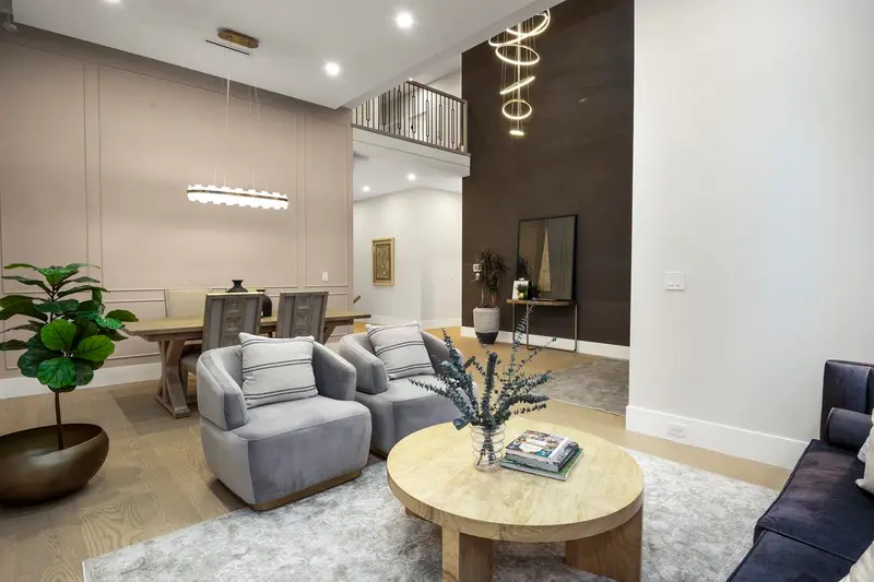 10141 172A STREET - photo 2 of 25