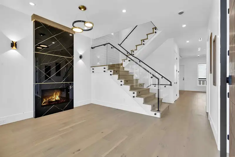 16723 19A AVENUE - photo 2 of 37