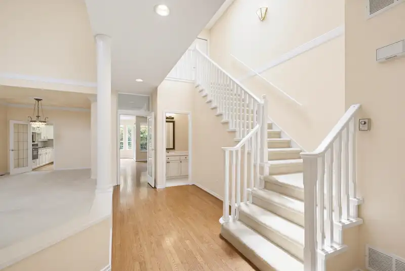 13 2688 150 STREET - photo 3 of 37