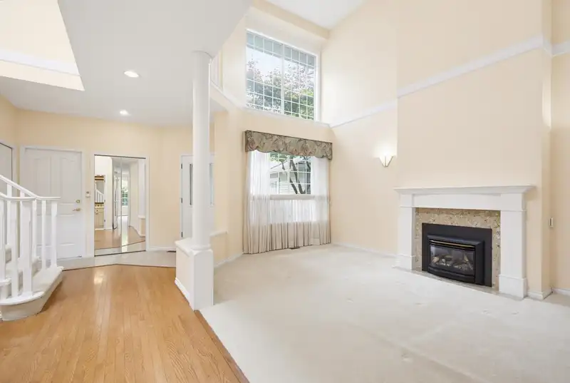 13 2688 150 STREET - photo 4 of 37