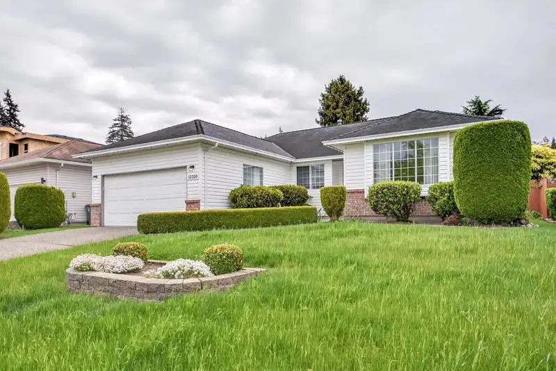 15320 29TH AVENUE - photo 1 of 38