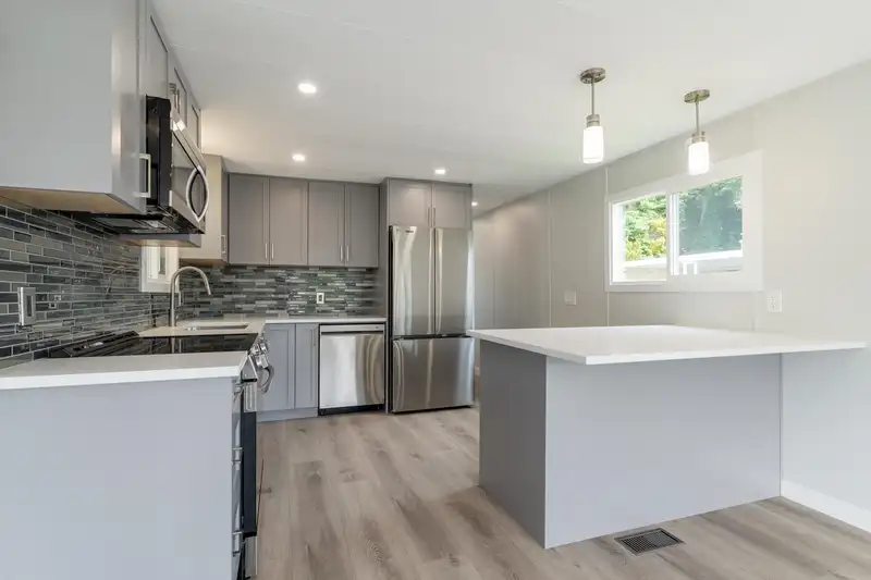 224 1840 160 STREET - photo 2 of 24