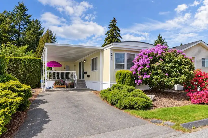 24 1840 160 STREET - photo 1 of 5