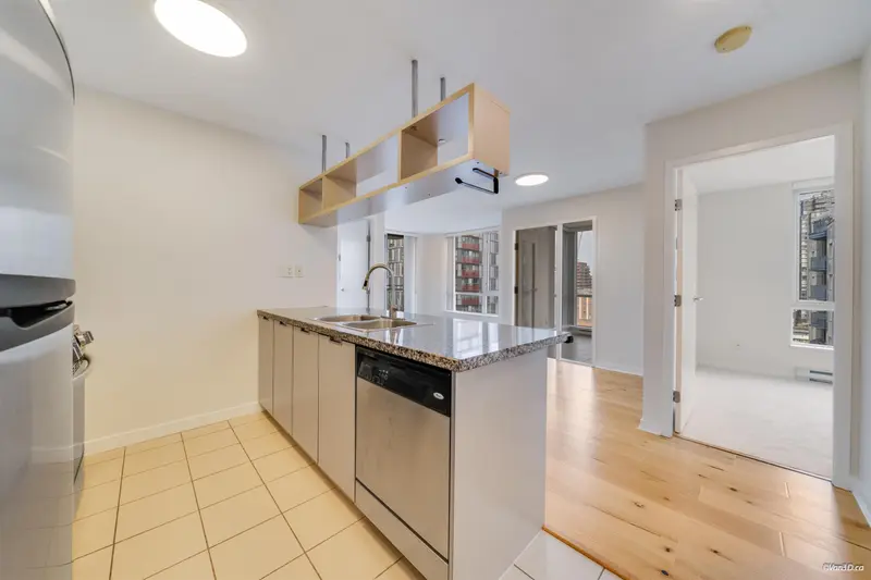 1710 1082 SEYMOUR STREET - photo 2 of 25