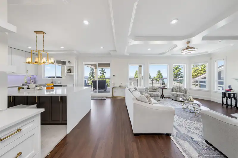 15354 ROYAL AVENUE - photo 3 of 22