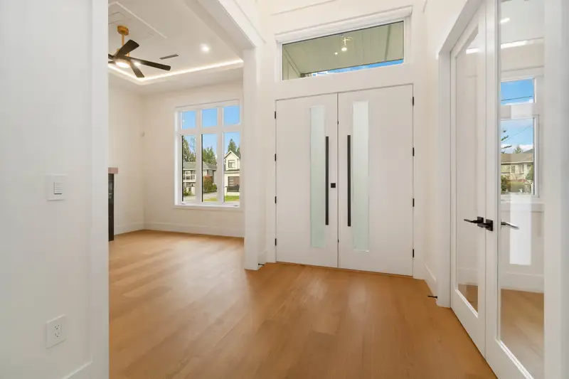 827 ATKINS STREET - photo 2 of 25