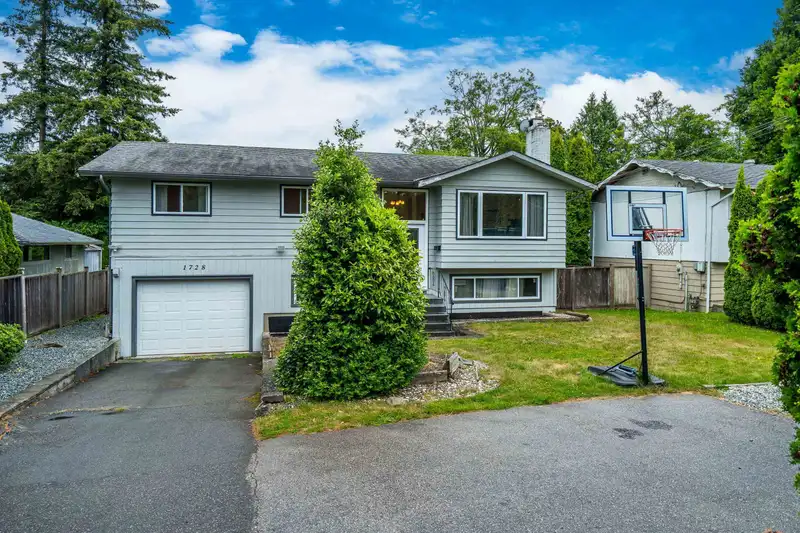 1728 156 STREET - photo 3 of 40