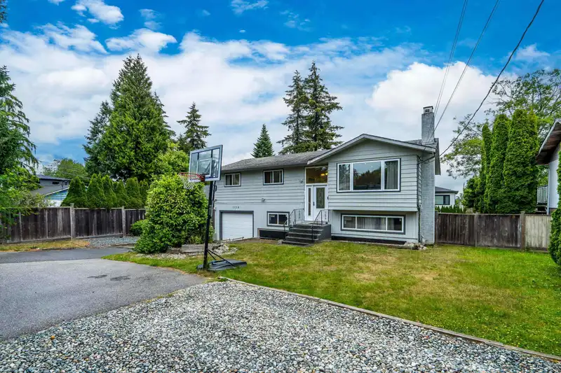 1728 156 STREET - photo 4 of 40