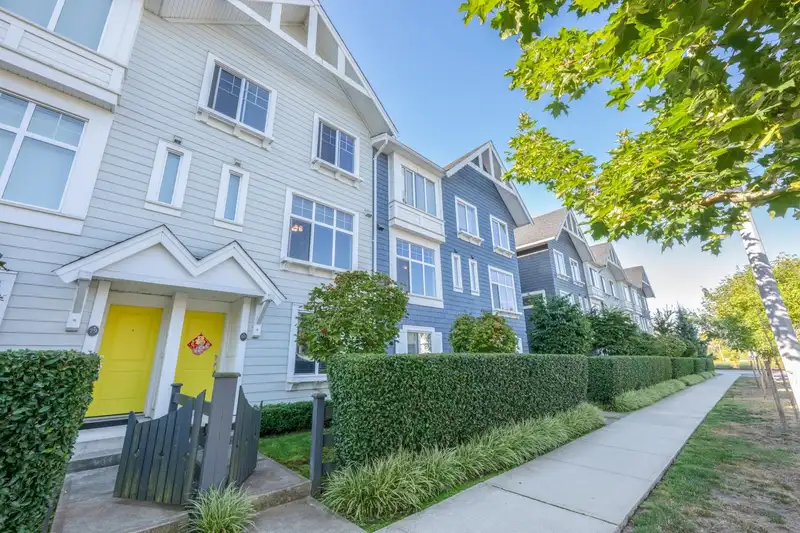 80 16678 25 AVENUE - photo 2 of 30