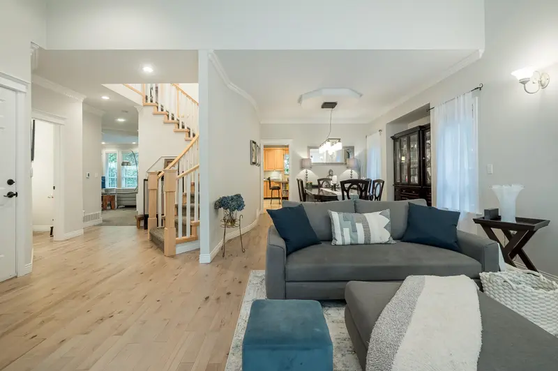 2966 147A STREET - photo 4 of 25