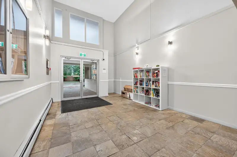 314 1850 E SOUTHMERE CRESCENT - photo 3 of 24