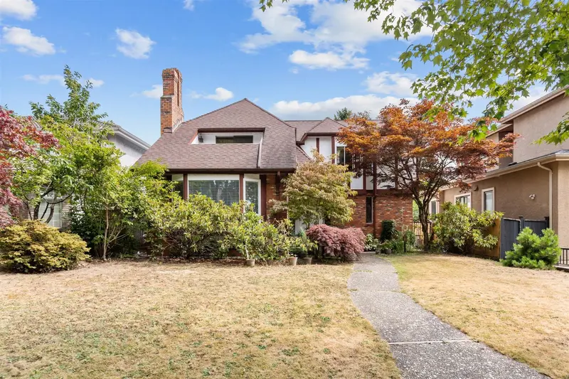 5564 ELIZABETH STREET - photo 1 of 19