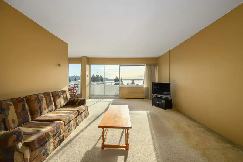 203 1730 DUCHESS AVENUE - photo 4 of 23