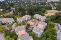 201 1725 MARTIN DRIVE - thumbnail 32