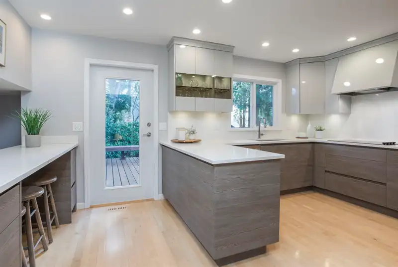 12688 18A AVENUE - photo 3 of 40