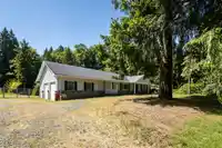 637 171 STREET - thumbnail 2