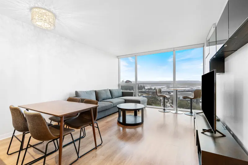 1602 125 COLUMBIA STREET - photo 1 of 11