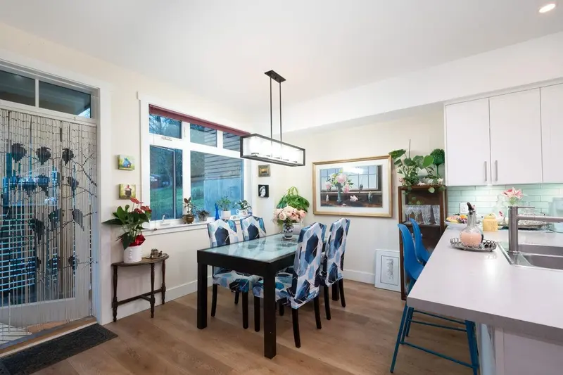 1078 FOXGLOVE LANE - photo 4 of 17