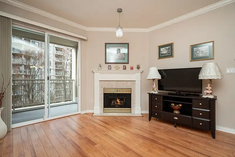 313 3098 GUILDFORD WAY - photo 2 of 25