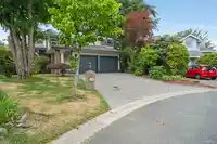 2451 149A STREET - thumbnail 36