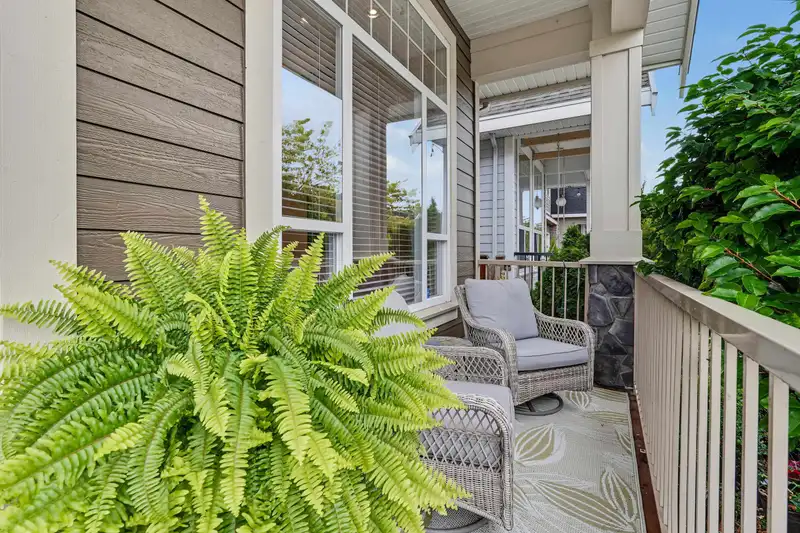 17384 3 AVENUE - photo 2 of 40