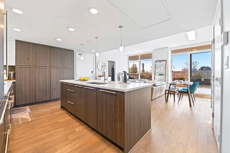 401 5033 CAMBIE STREET - photo 2 of 25