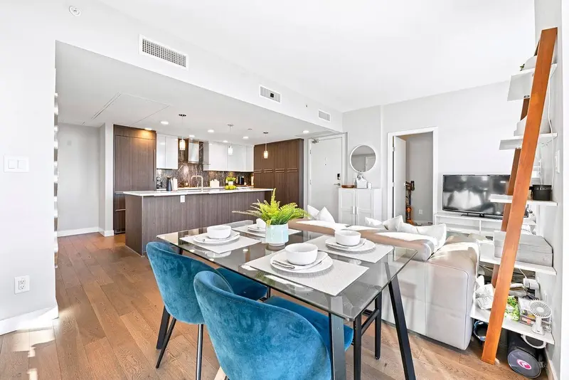 401 5033 CAMBIE STREET - photo 4 of 25