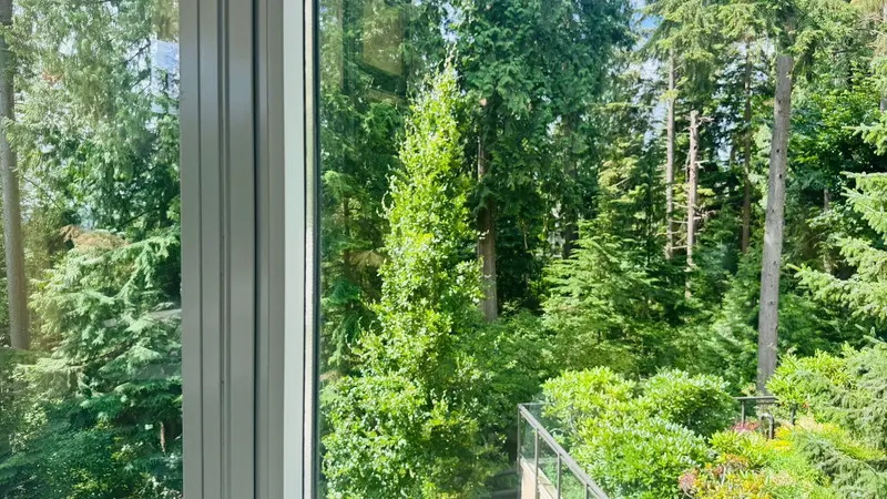 301 1415 PARKWAY BOULEVARD - photo 4 of 11