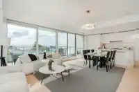406 1500 MARTIN STREET - thumbnail 1