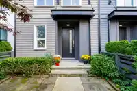 2 15938 27 AVENUE - thumbnail 2