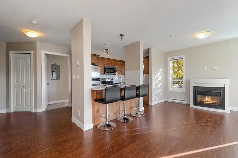 106 9422 VICTOR STREET - photo 3 of 25